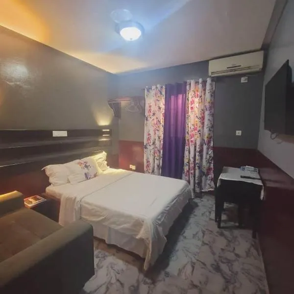Sunrise Center Bonapriso 104, Hotel in Douala