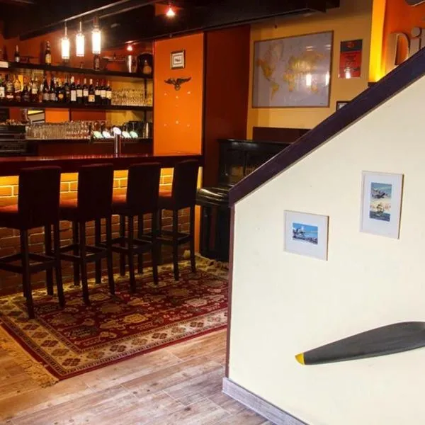 Restaurace-Penzion U Pilota, hotel in Kněževes