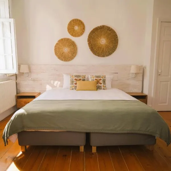 Porto Surf Lodge、ポルトのホテル