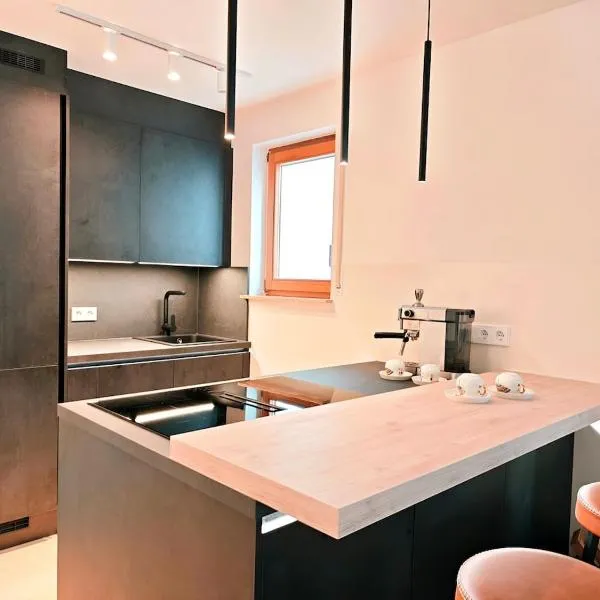 Your home with iconic TV tower views, hotel u Štutgartu