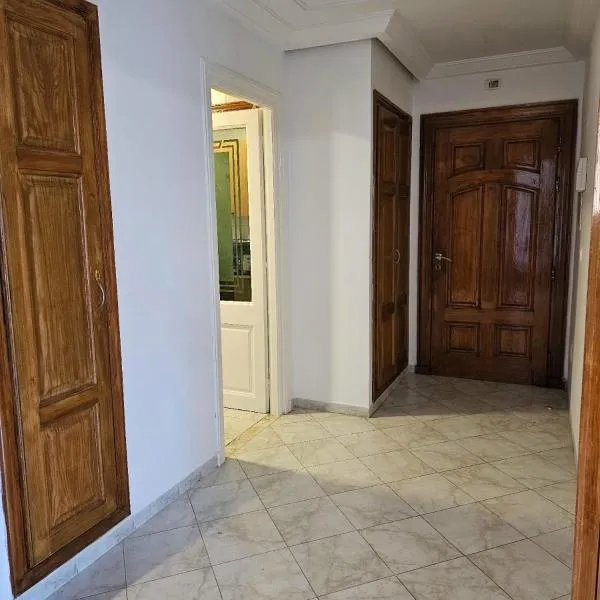 Ennasr Central Apartment- Near Clinic & Airport Line, hotell sihtkohas Ariana