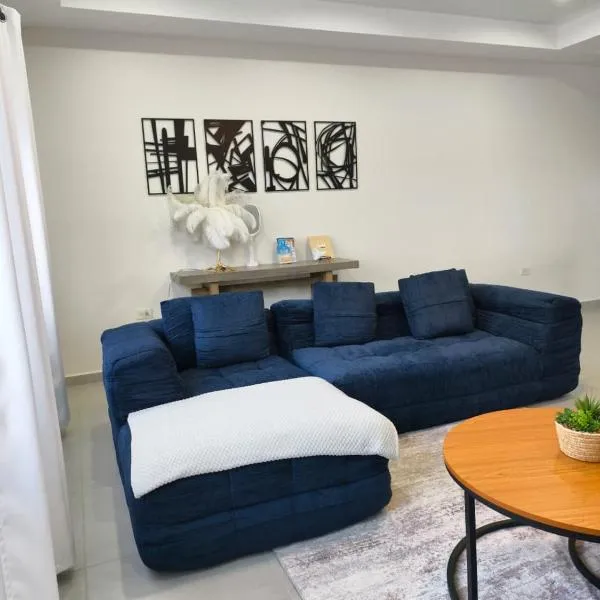 Spacious 3BR Home with Own Private Cozy Pool, hotel v destinaci Koolbaai