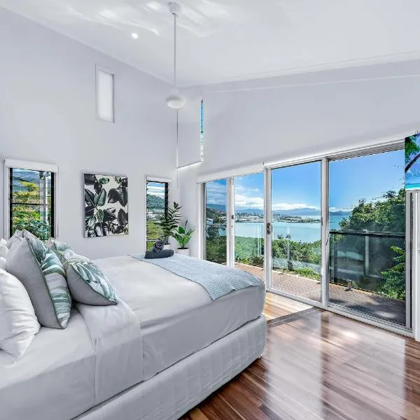 MANDALAY ESCAPE, SECLUSION & SERENITY WITH A POOL, hotel v destinácii Airlie Beach