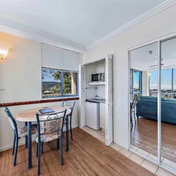 Marina views at Airlie 10H, hotel in Airlie Beach