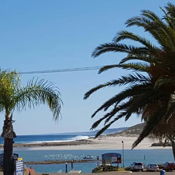 卡爾巴里海景公寓，卡爾巴里的飯店