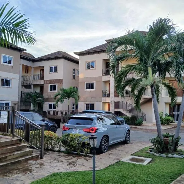 A beautiful two bedroom apartment, hotel en Kingston