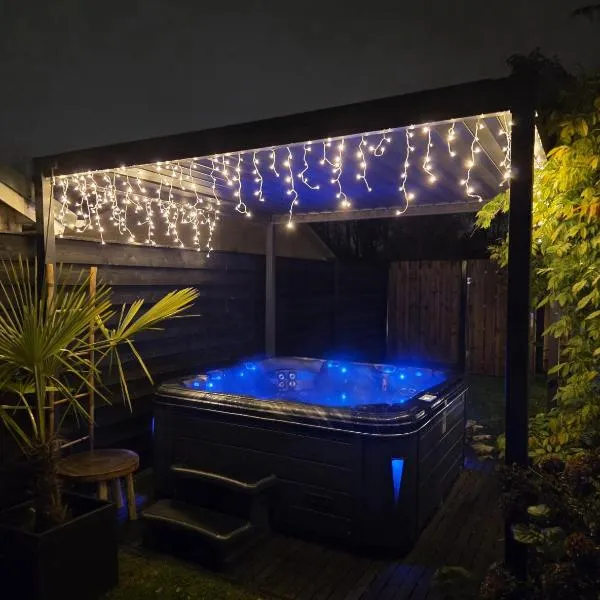 "Huisje op de Veluwe" met privé Jacuzzi en Bar!, Hotel in Ermelo