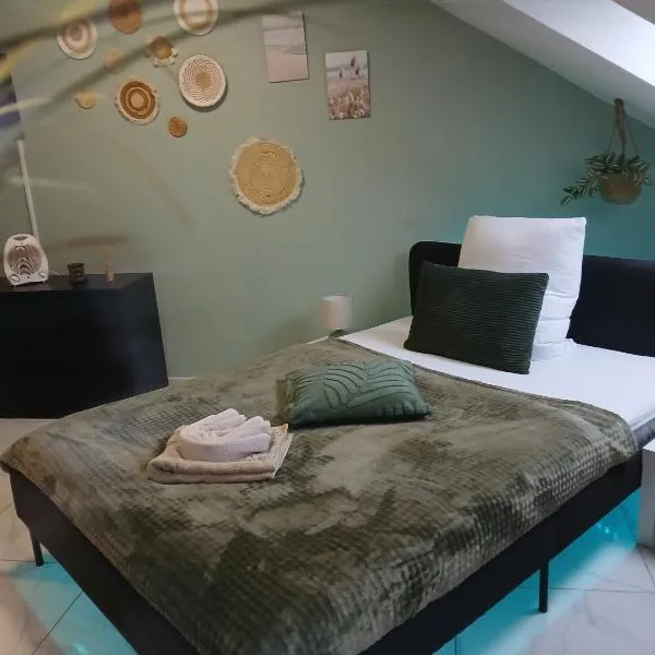 HONOR - Green Room, hotel v Linci