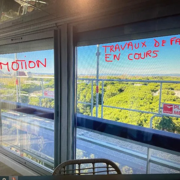 Vue panoramique pour ce grand studio en centre ville, hôtel à La Grande Motte