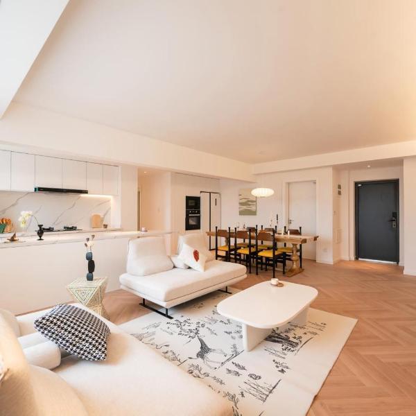 Pure home-Shanghai core high-floor house, large area, near Yuyuan Garden, the Bund People's Square,Commanding Panoramic Night of the Pearl Tower,Enjoying the stunning views of the Bund, Šanghaj