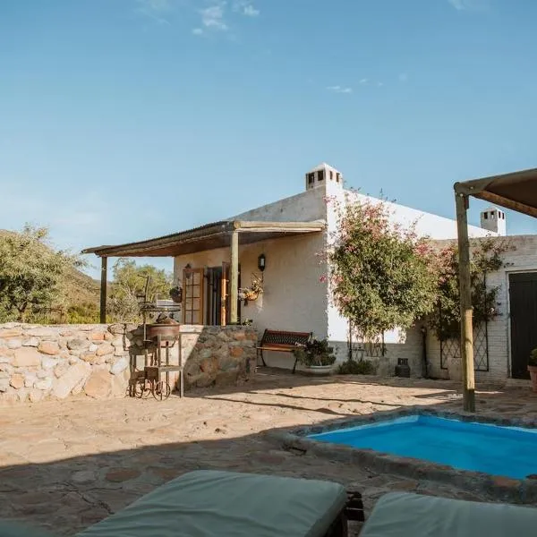 Wild Olive Cottage, hotel in Graaff-Reinet