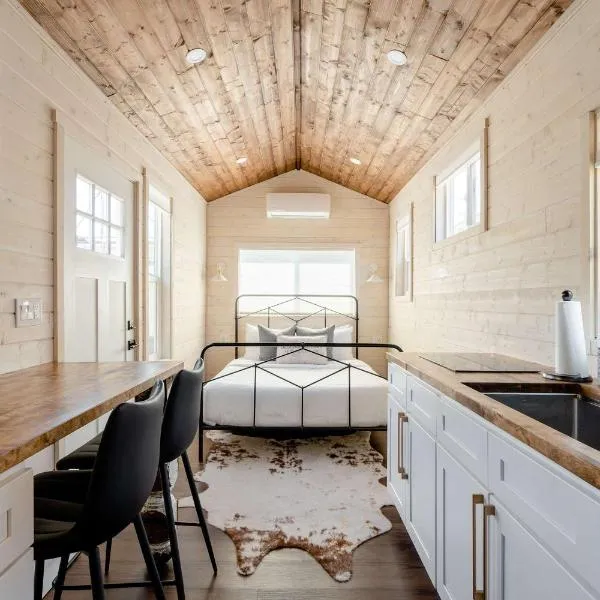 Stay Portland - The Tiny Farmhouse on Alberta, ξενοδοχείο στο Πόρτλαντ