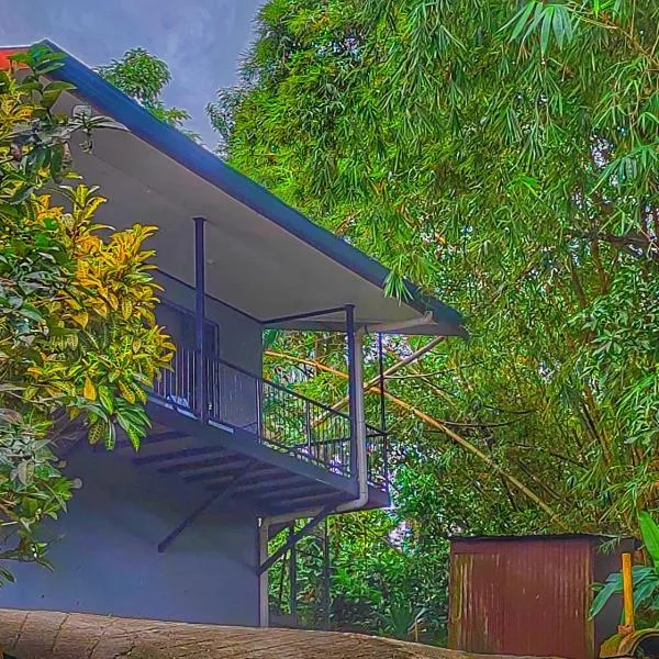 Casa Emma Quepos, hôtel à Quepos