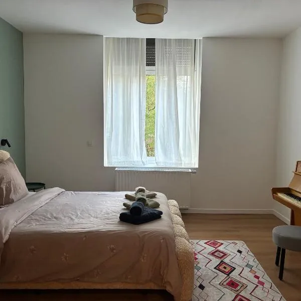 Le Goujons - New apartment near Midi Station, hotel em Bruxelas