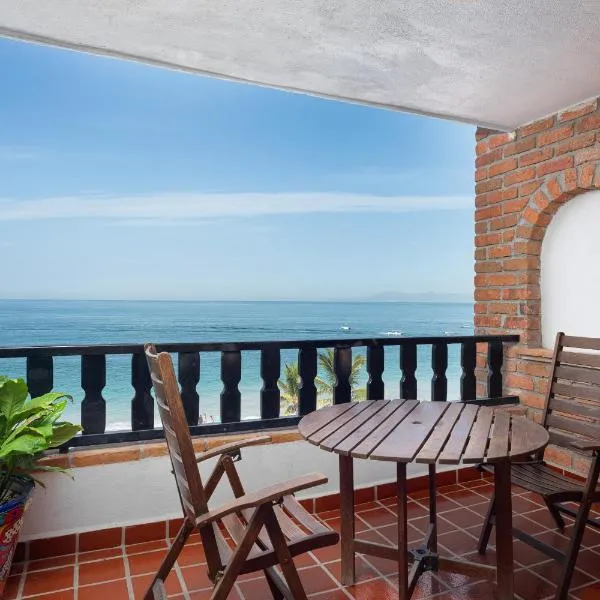 2BR Oceanside Resort Condo Pool & Private Beach, hotel en Puerto Vallarta