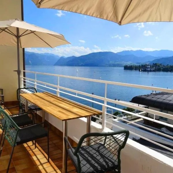 Salzkammergut Homes Gmunden - Lake View Apartment, Blick auf den Traunsee und auf das Schloss Orth - ideal für Paare und Genießer, Hotel in Gmunden