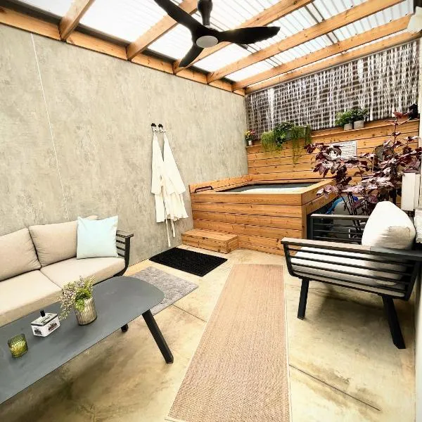 Up the Hill, ξενοδοχείο σε Τιβεριάδα