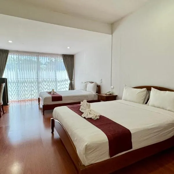 Baan Suan Khun Ta and Golf Resort, hotel in Ubon Ratchathani