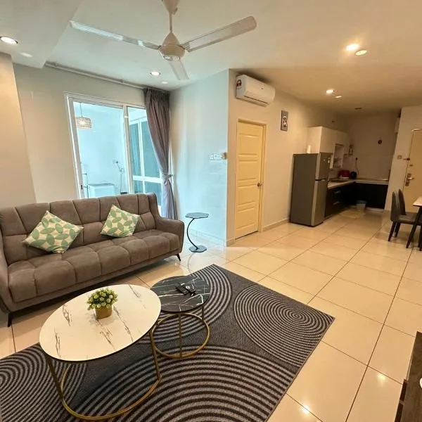 High-Floor Seaview Modern Suite 2BR Condo Next to Gurney & Georgetown, hotel in George Town