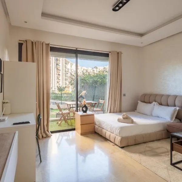 Hay Riad Prestigia Studio W Big Terrace-Pool, hotel v destinaci Rabat