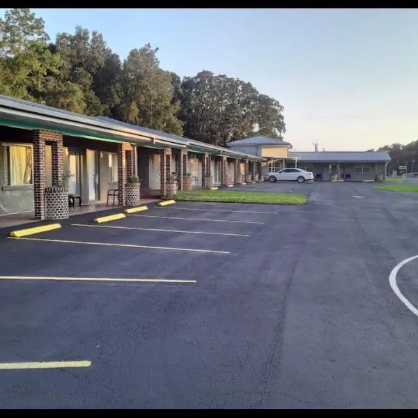 Rainbow Fountain Motel, hotel em Dade City