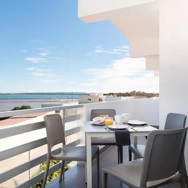 Apartaments S'Estanyol, hotel i La Savina