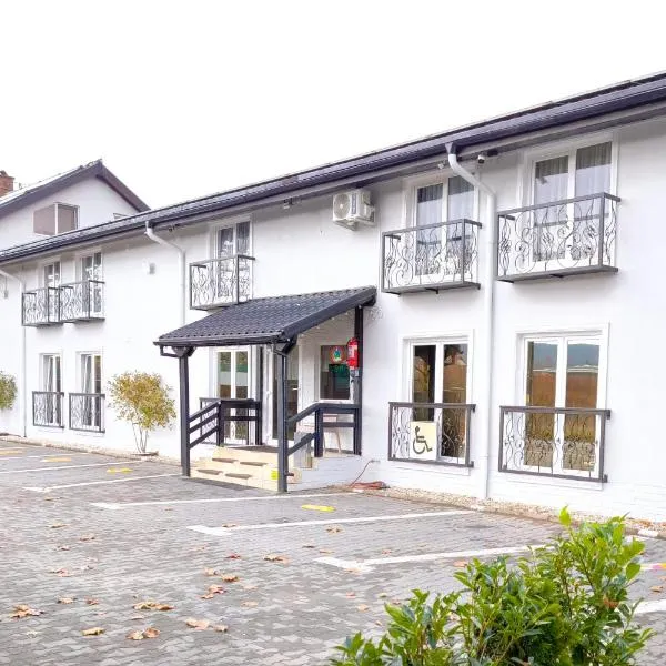 Pensiunea Vila Chesa, viešbutis mieste Corunca