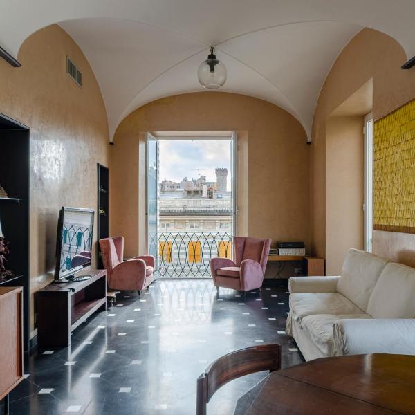 JOIVY Exclusive Flat for 7 near Cathedral of Genoa, Genova