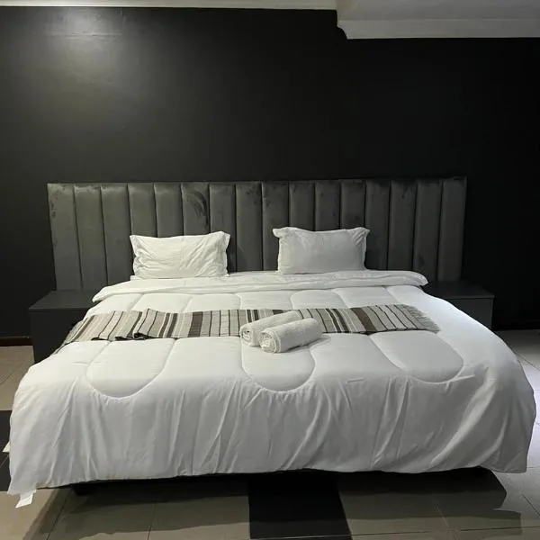 MATOLa GUEST HOME, готель у місті Matola