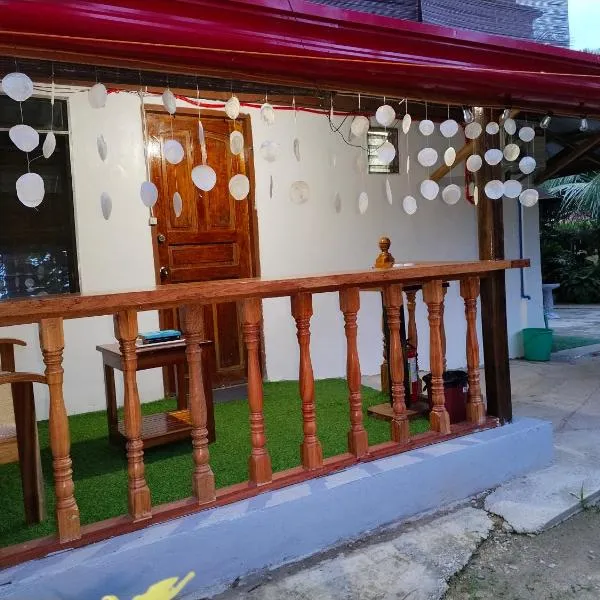 Ziah's Guest House, hotel in San Vicente