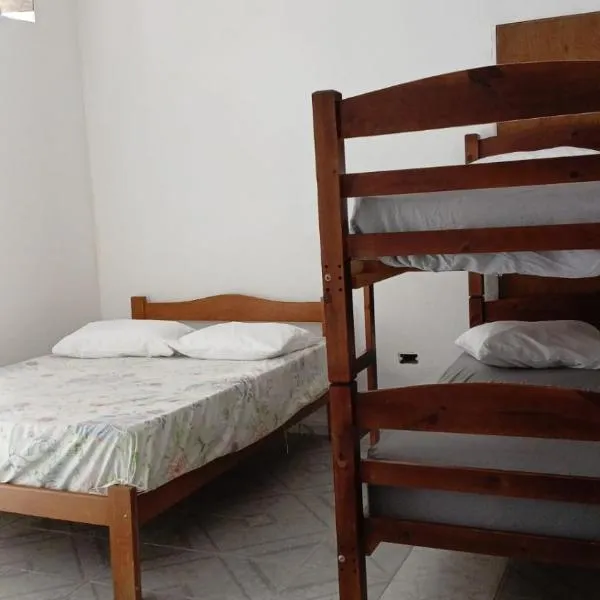 Suítes Da Lady，瓜魯雅的飯店