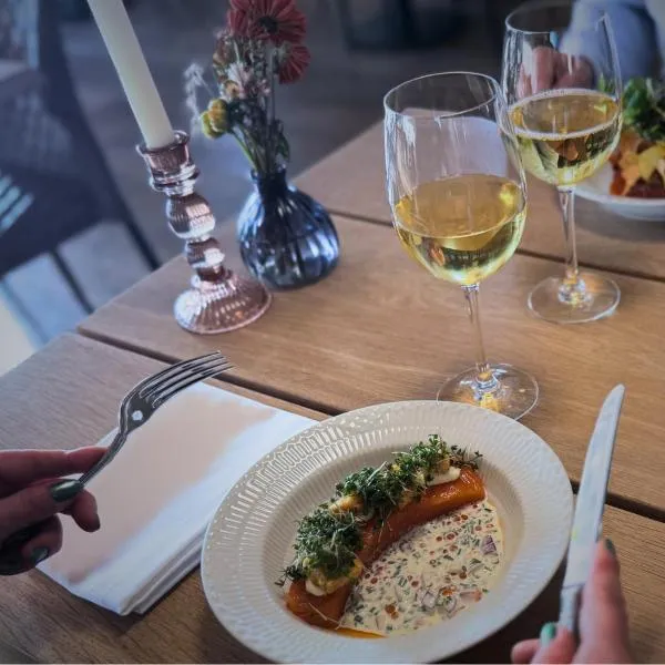 Slotskro & Gæstgivergård ved Gram Slot, hotel in Gram