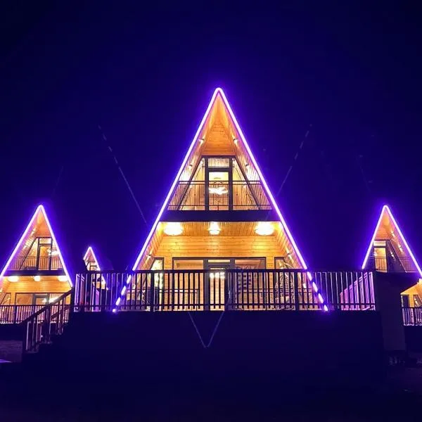 Romulus A-Frame, hotel em Greşu