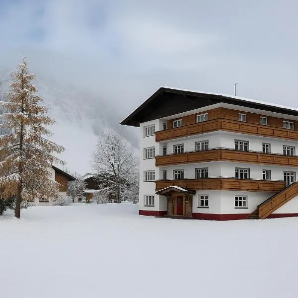 Haus Wallis by stayFritz - Ski-In Ski-Out Zimmer 'garni' am Arlberg, ξενοδοχείο στο Warth