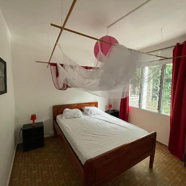 Haut de maison à Deshaies proche de Grande Anse，位于德赛的酒店