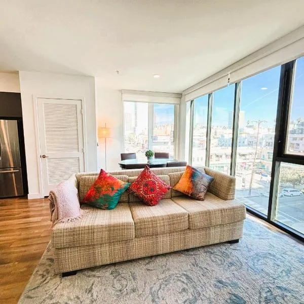 Boutique KTown Stays With Breathtaking Rooftop Views, hotel a Los Angeles