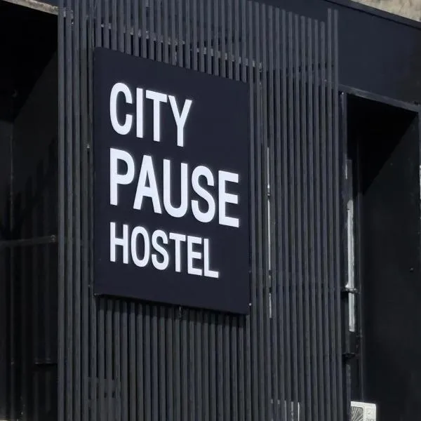 City Pause Hostel, hotel in Sathani Bang Su