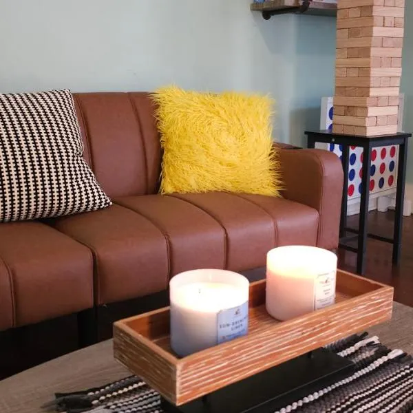 Vintage Eastside Beltline Trail Apartment by Krog St Market with Free Parking, hotel din Atlanta