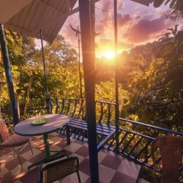 Green porticos villa munnar #MUNNAR, hotel em Anachal