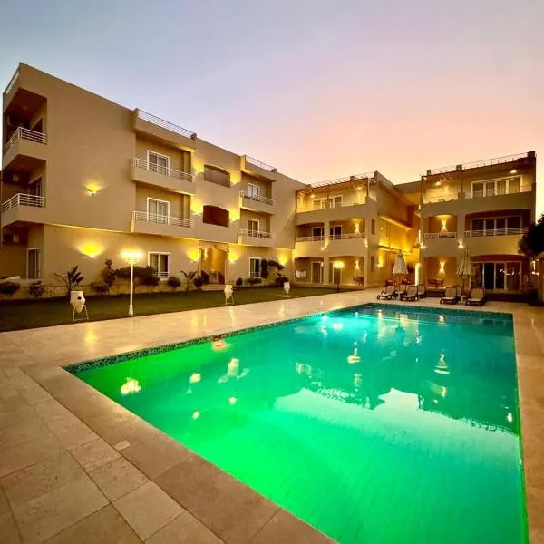 Royal Nile Villas - Nile View Apartment 2, hotel in Luxor
