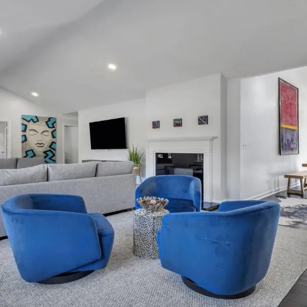 Modern Villa Retreat in Historic College Park, Hotel in Atlanta