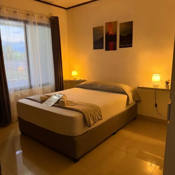 Casa Bosque GuestHouse & Car Rental - Free SJO Airport Shuttle, viešbutis mieste Desamparados
