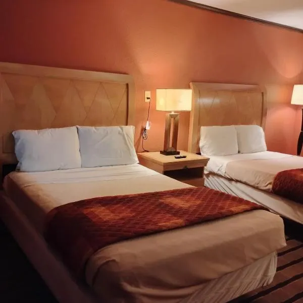 Gated 2 Double Bed Studio with Full Kitchen 112، فندق في باتون روج