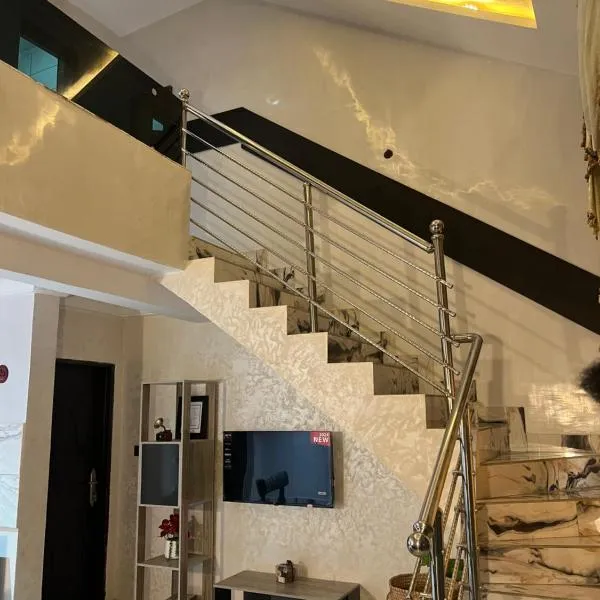 Pulchritude By Revia, hotelli kohteessa Oke Ogun