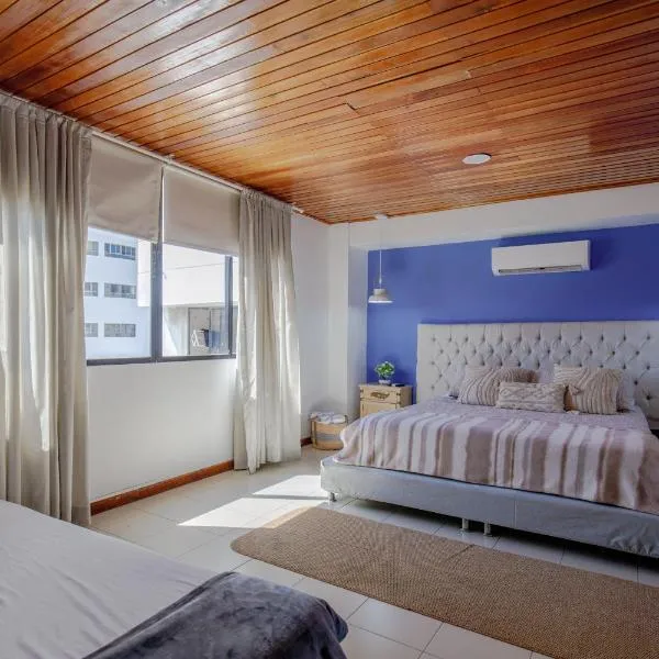 Amplia habitación con vista al mar y baño privado, ξενοδοχείο σε Cartagena de Indias