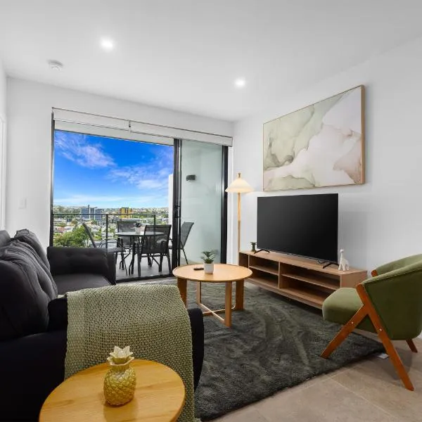 Gorgeous and Spacious 2BR Apartment, Parking and Views, hotel di Brisbane