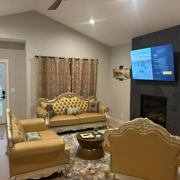 Custom Luxury Rambler in Highland Hills, hotel en Rochester