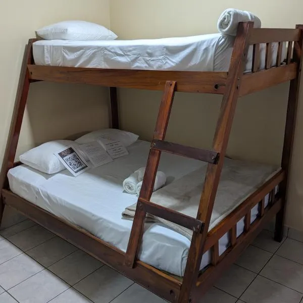 Chale's House Hotel, hotel v destinaci San Juan del Sur