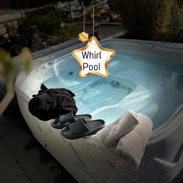 PENTHOUSE - 3 Schlafzimmer- sonnige Dachterrasse -Whirlpool & Alpenblick - Perfekt für Romantik oder Familienurlaub mit Kind, Hund willkommen - by FerienWohnenAmSee -, hotel in Überlingen