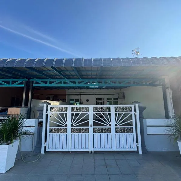 Teratak Perantau Homestay - Dekat Dengan Airport KB, viešbutis mieste Pengkalan Cepa